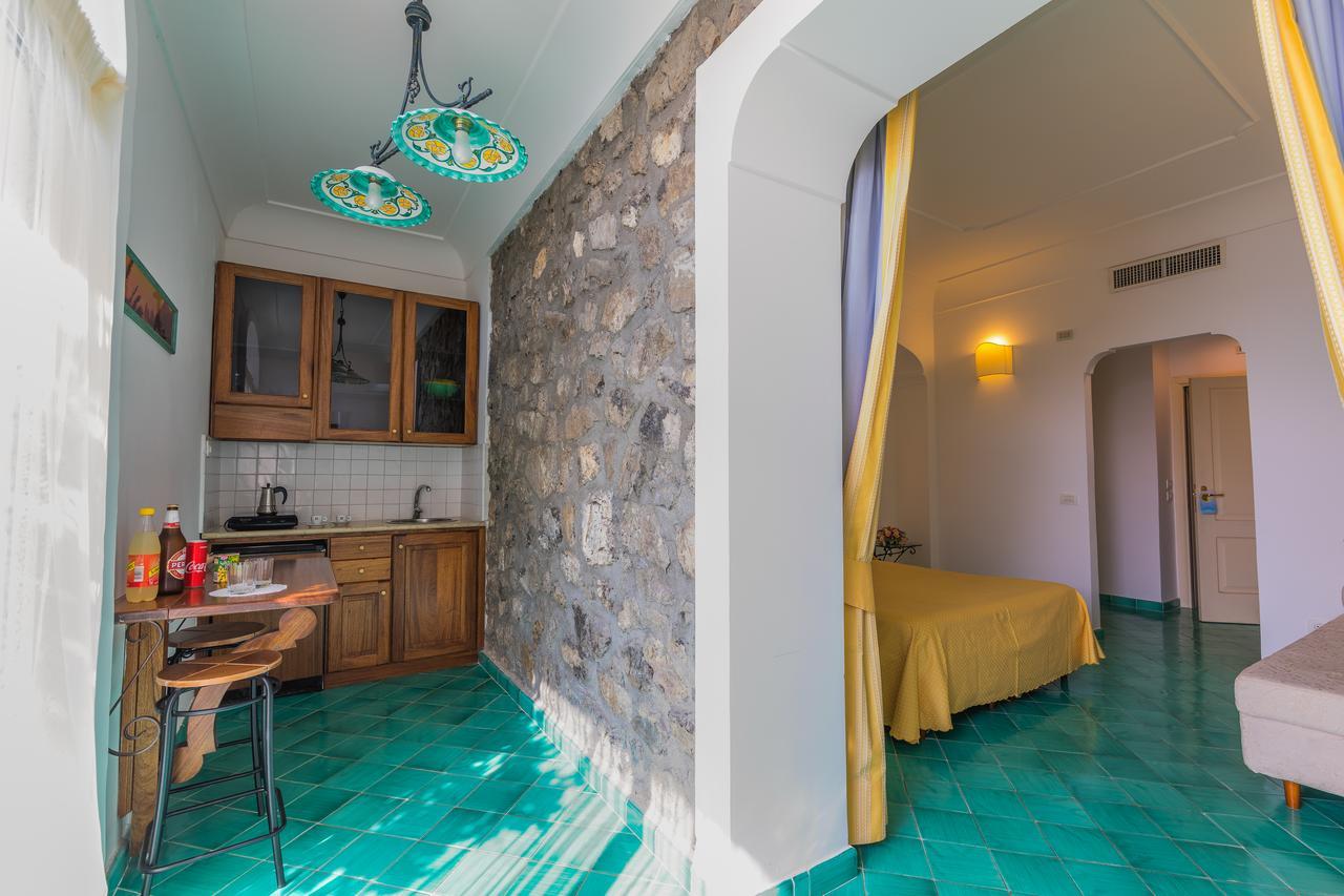 Bacio Del Sole B&B Positano Værelse billede
