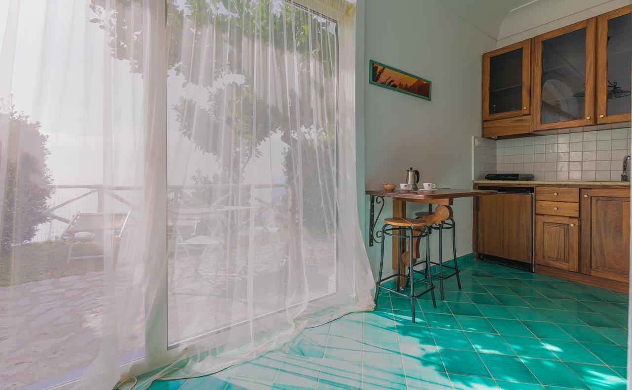 Bacio Del Sole B&B Positano Værelse billede